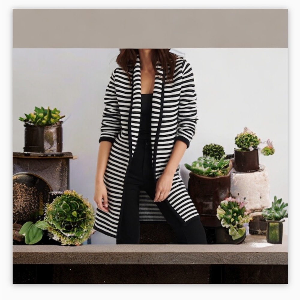 Dynamite Knit long line blazer -Black and White stripe NWOT -Sz Sm-Chic! 🖤 - Picture 4 of 11